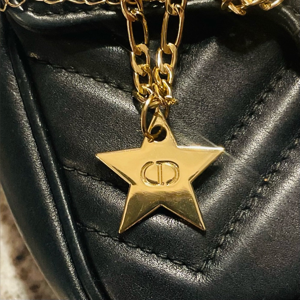 Gorgeous Authentic Iconic Dior CD Star with Figaro chain - Picture 5 of 7
